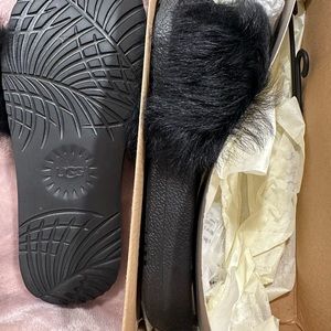 New ugg slides, in box.